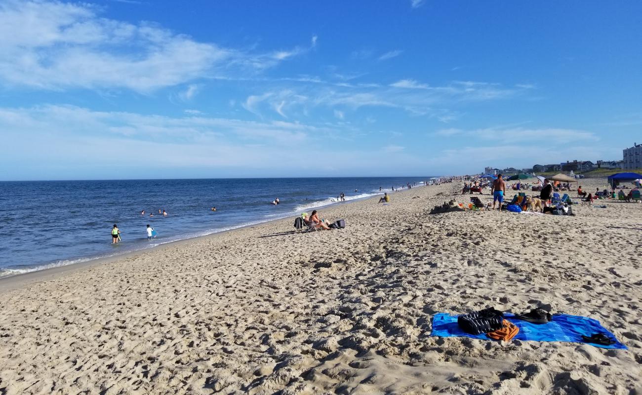 Dewey Beach'in fotoğrafı parlak kum yüzey ile