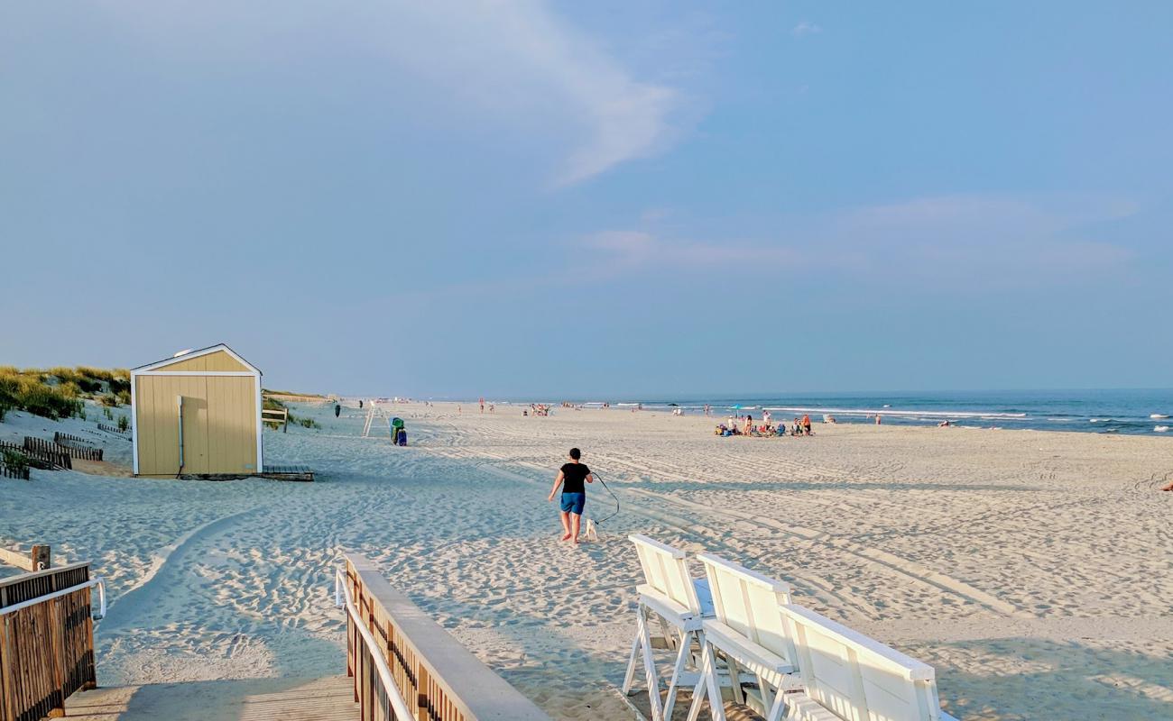 Stone Harbor Beach'in fotoğrafı açık bej kum yüzey ile
