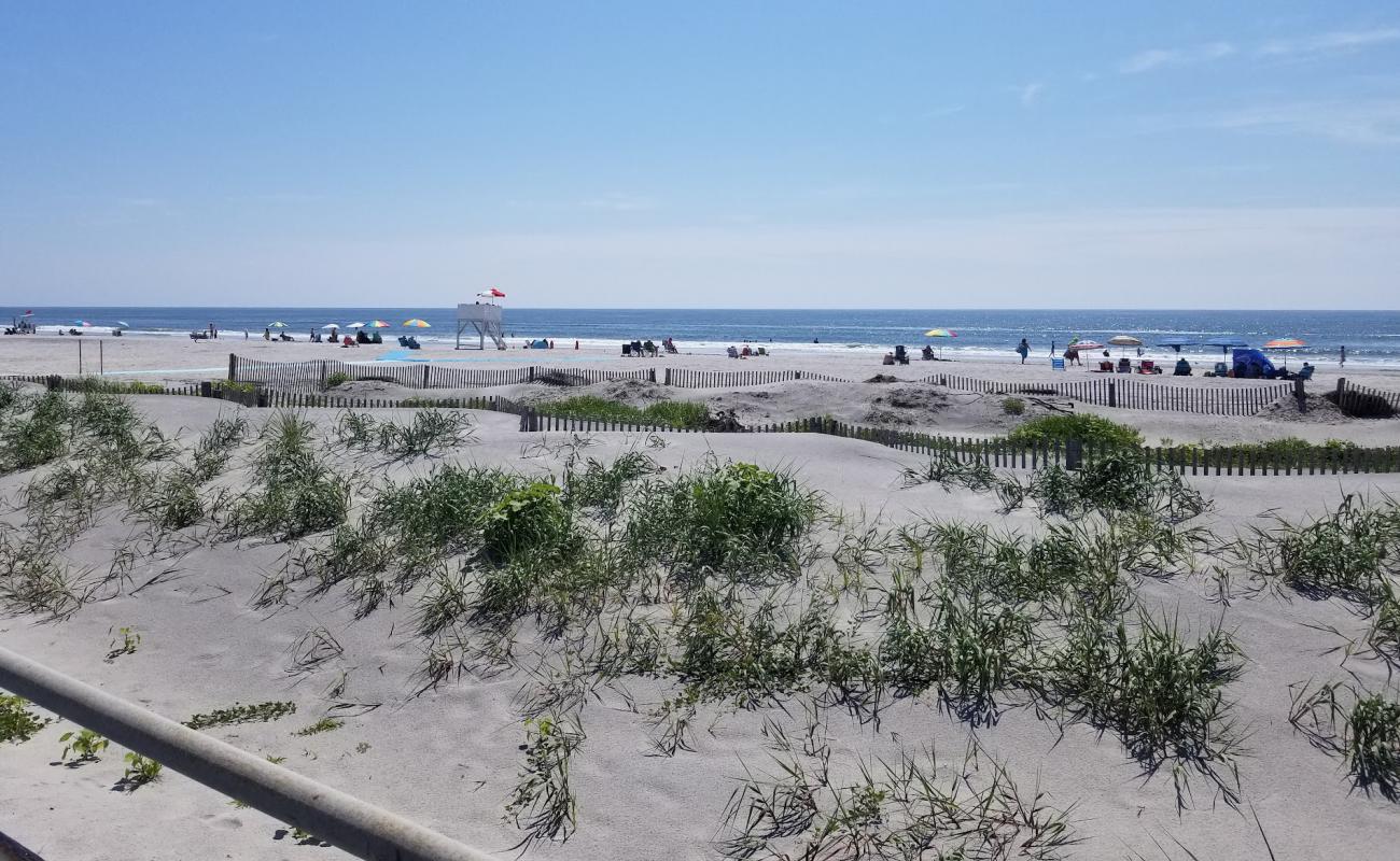 Brigantine Beach 4x4'in fotoğrafı açık bej kum yüzey ile