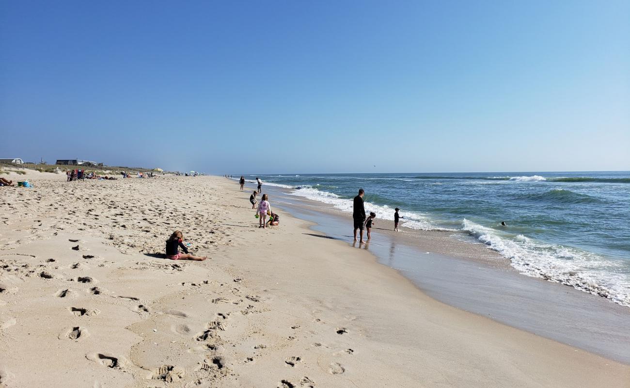 Kentford Beach'in fotoğrafı açık bej kum yüzey ile