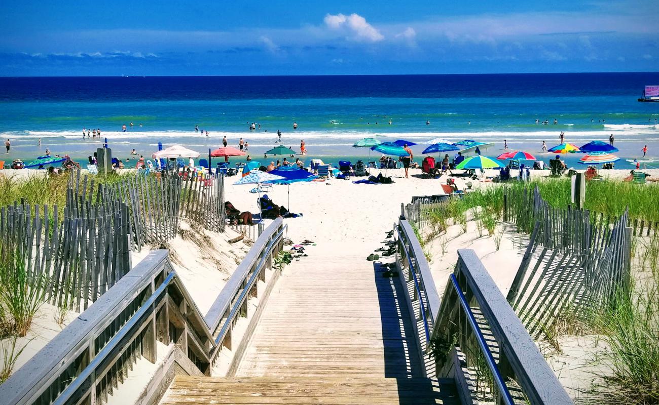 White Sands Beach'in fotoğrafı i̇nce bej kum yüzey ile