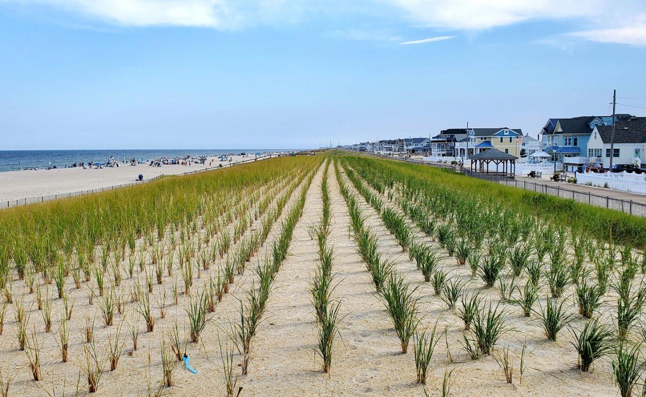 Lavallette Beach'in fotoğrafı açık bej kum yüzey ile