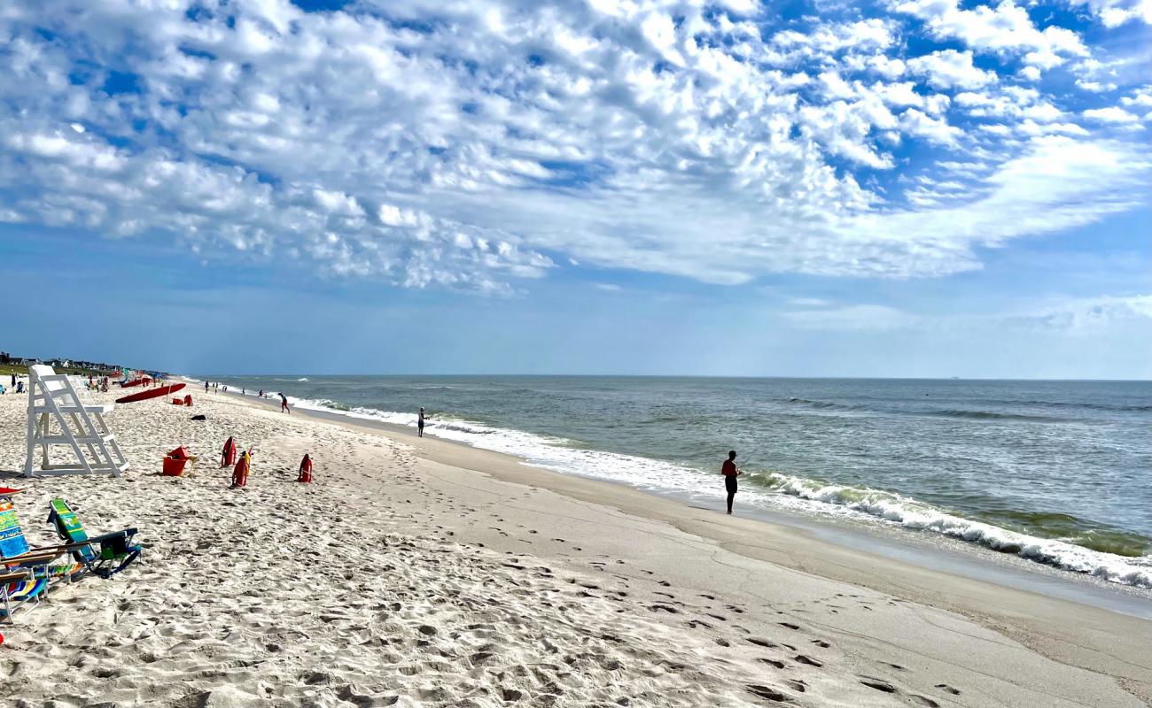 Chadwick Beach'in fotoğrafı açık bej kum yüzey ile