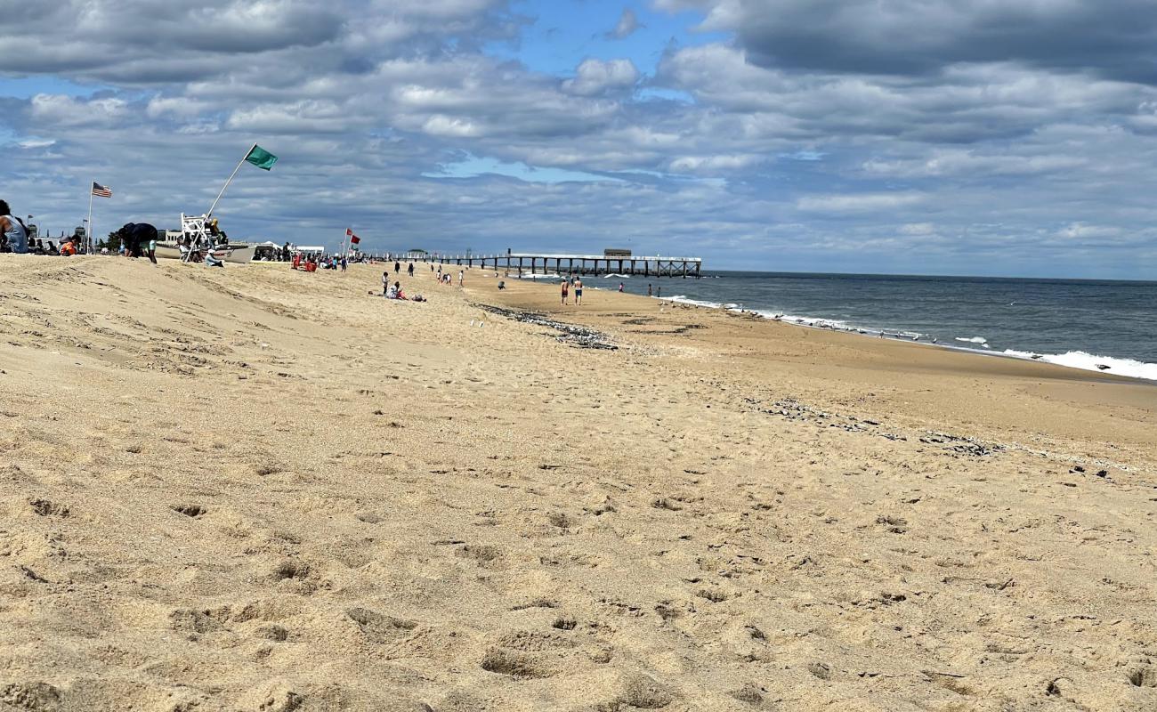 Belmar Beach'in fotoğrafı açık bej kum yüzey ile