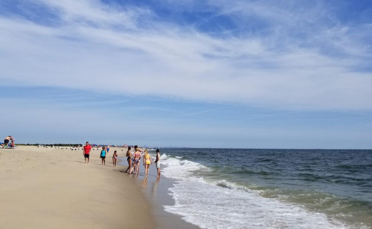 Gunnison Beach'in fotoğrafı parlak kum yüzey ile