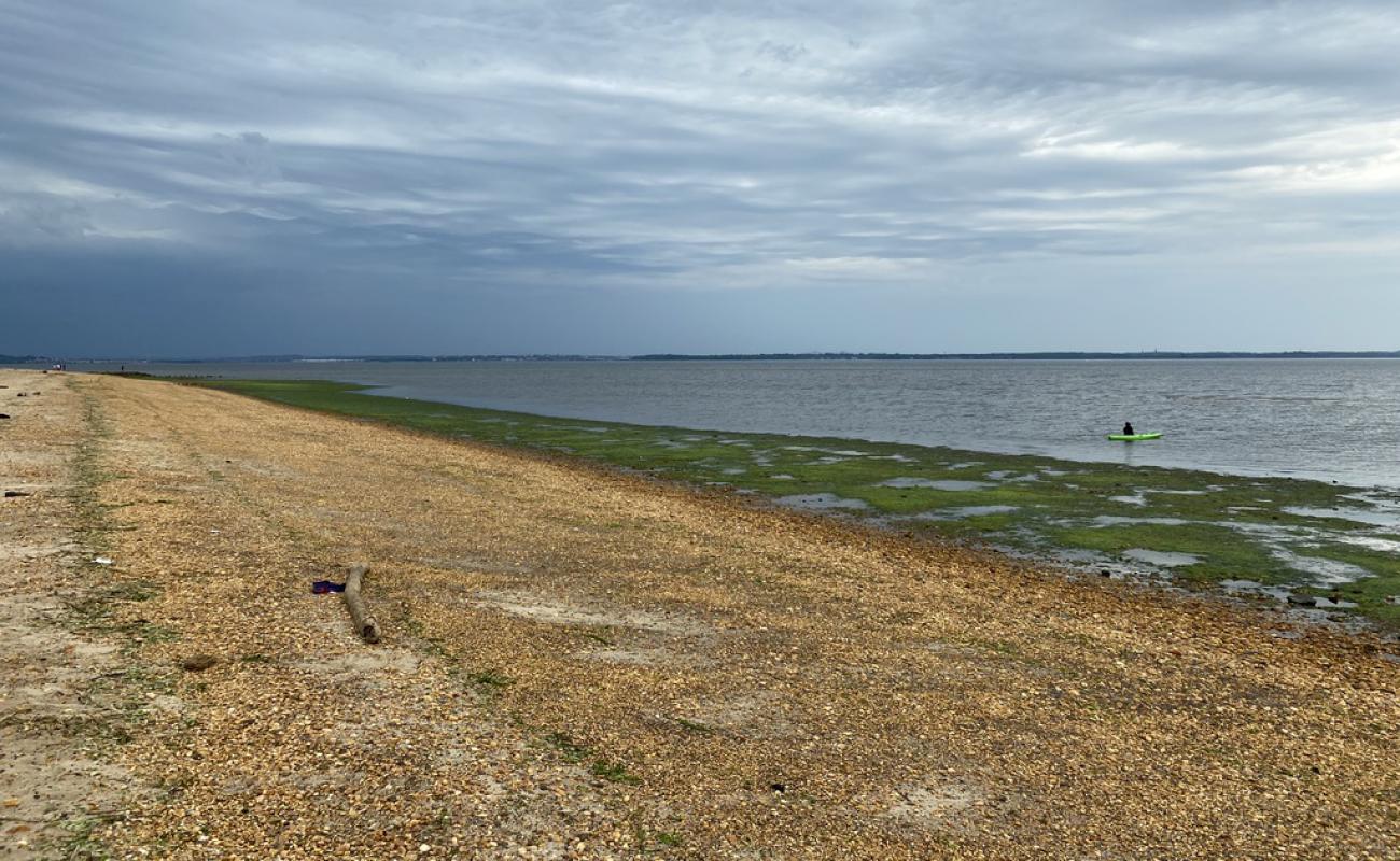 Cliffwood Beach'in fotoğrafı bej kum ve çakıl yüzey ile