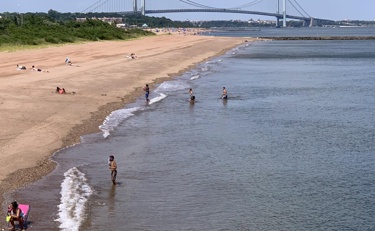 Staten island South'in fotoğrafı açık bej kum yüzey ile