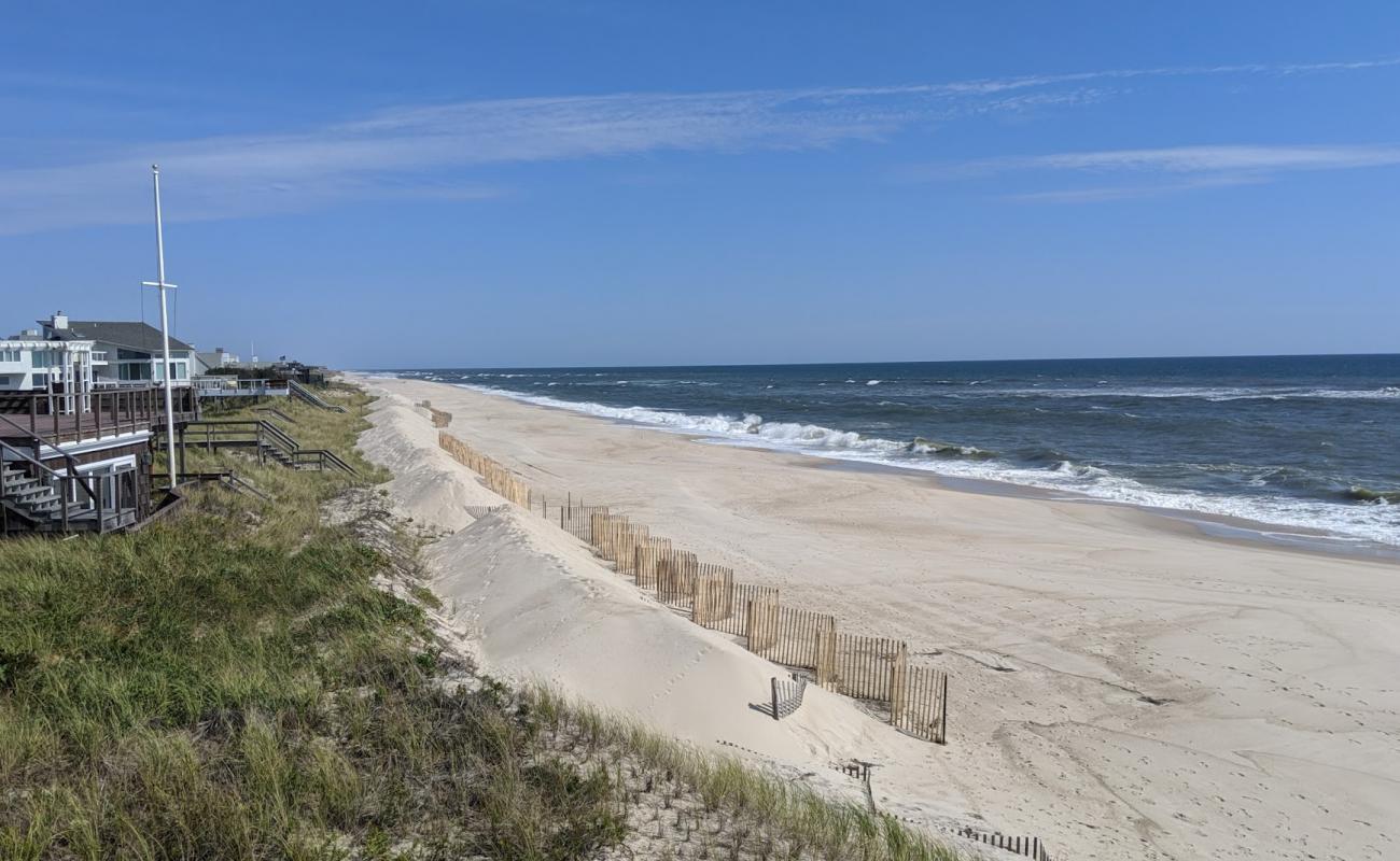 Quogue Village Beach'in fotoğrafı parlak kum yüzey ile