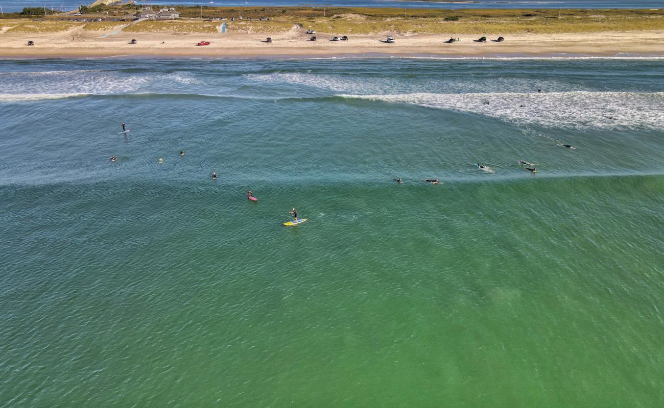 Ponquogue Beach'in fotoğrafı parlak kum yüzey ile