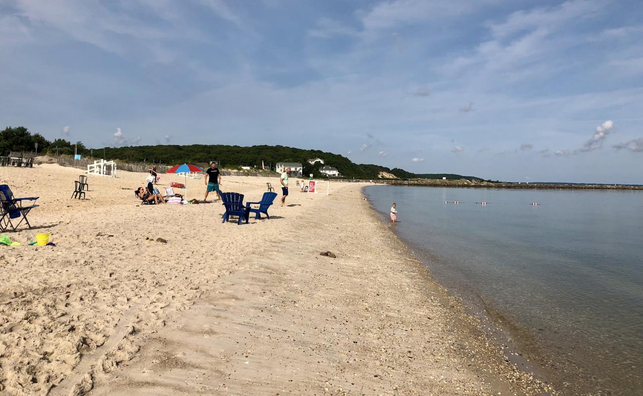 Meschutt Beach'in fotoğrafı parlak kum yüzey ile