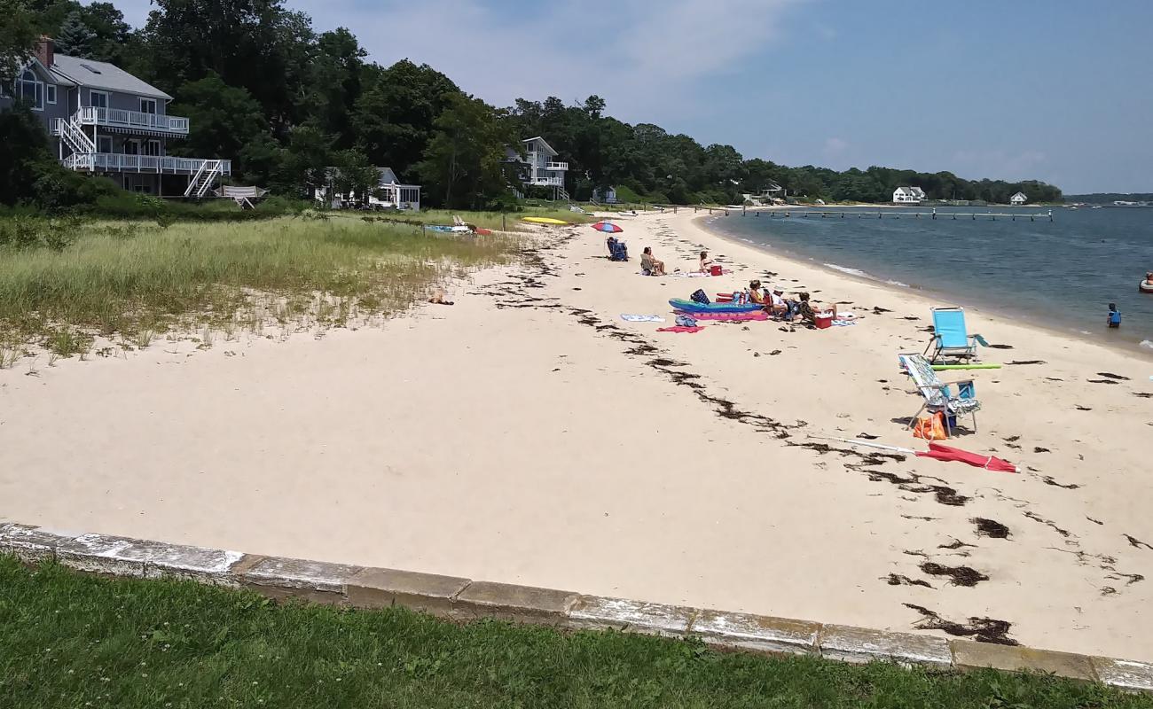 Southold Founders Beach'in fotoğrafı parlak kum yüzey ile