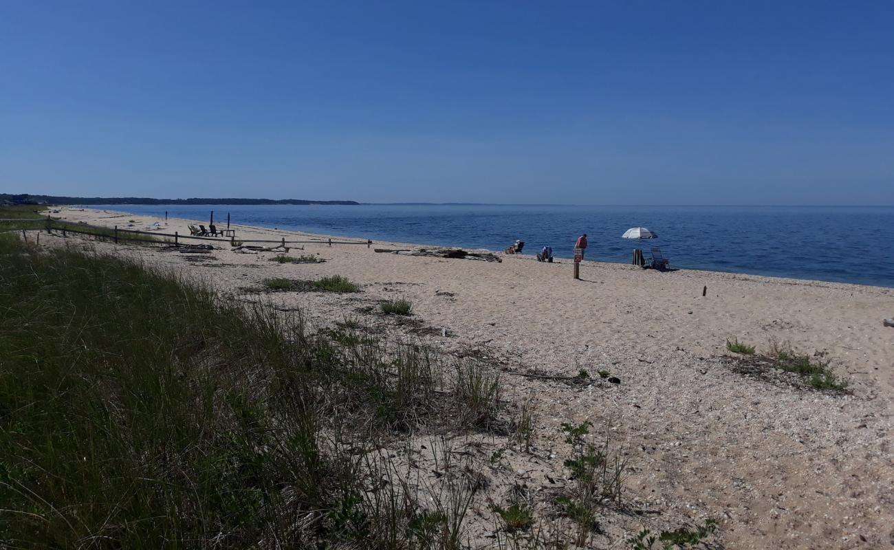 McCabes Beach'in fotoğrafı bej kabuklu kum yüzey ile