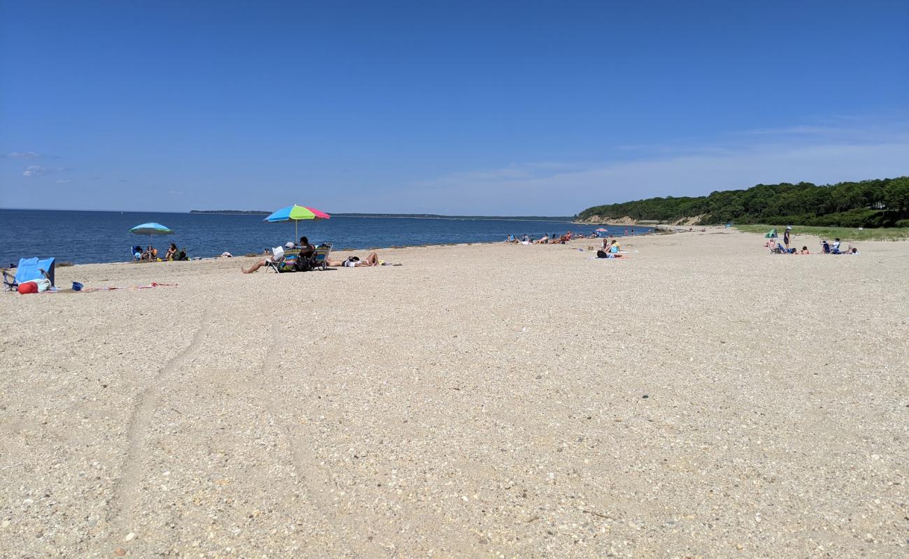 Short Beach'in fotoğrafı parlak kum yüzey ile