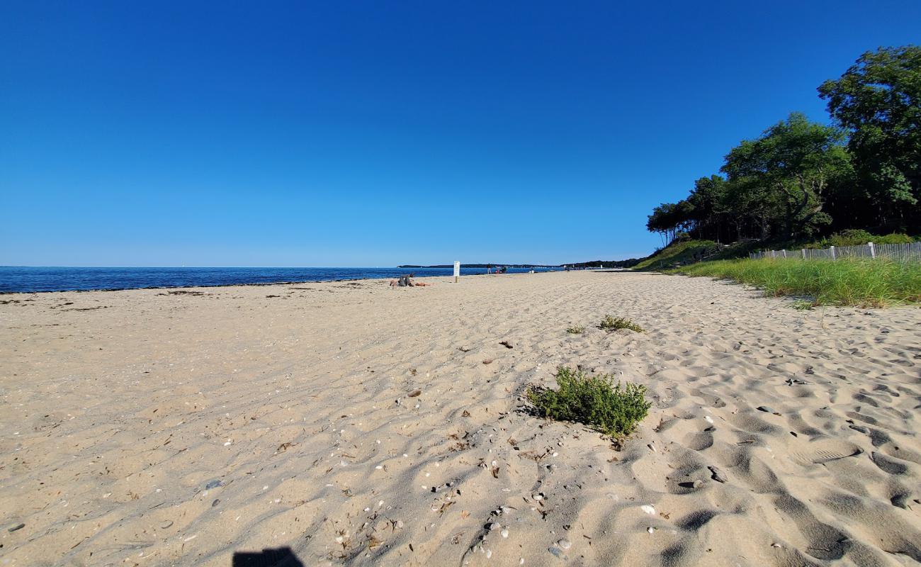 Asharoken Beach'in fotoğrafı parlak kabuk kumu yüzey ile