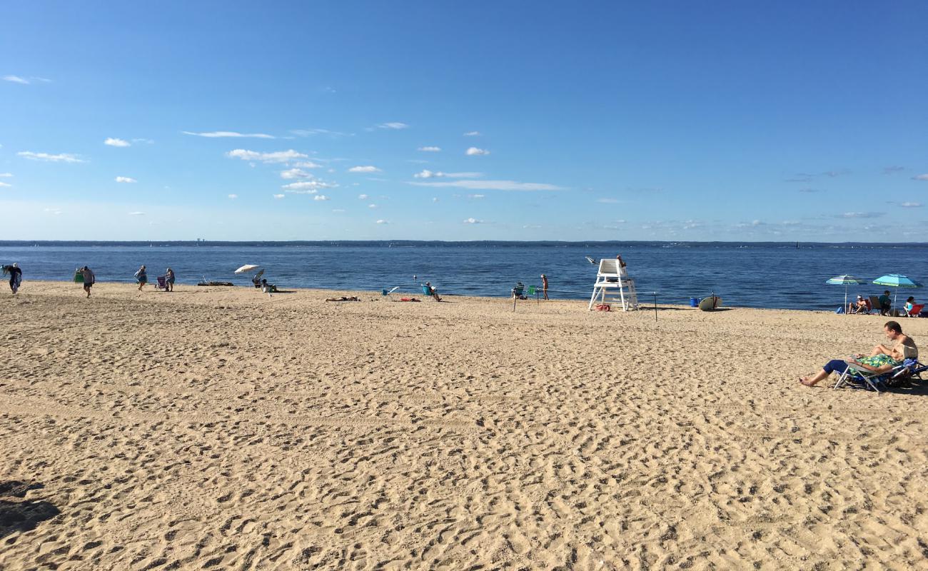 Stehli Town Beach'in fotoğrafı açık bej kum yüzey ile