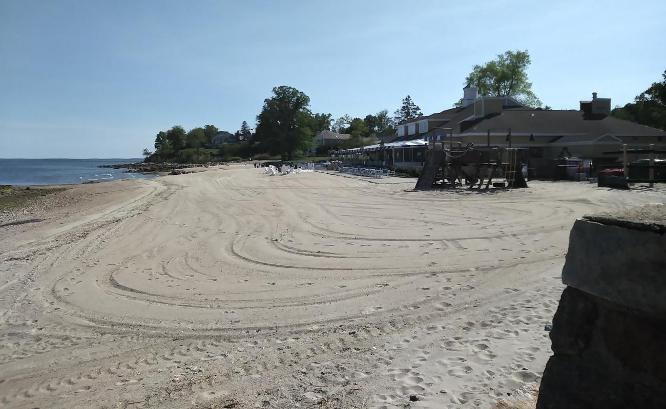 Woodway Beach Club'in fotoğrafı açık bej kum yüzey ile
