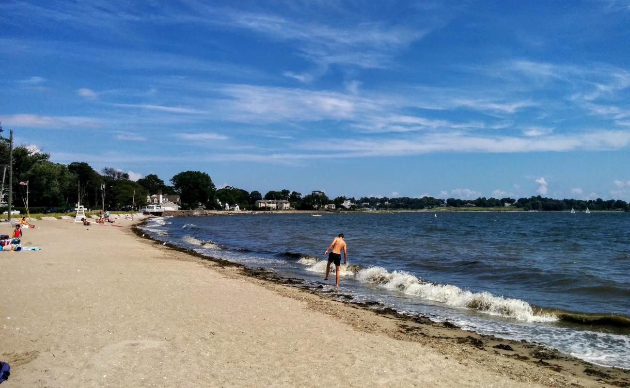 Southport Beach'in fotoğrafı açık bej kum yüzey ile