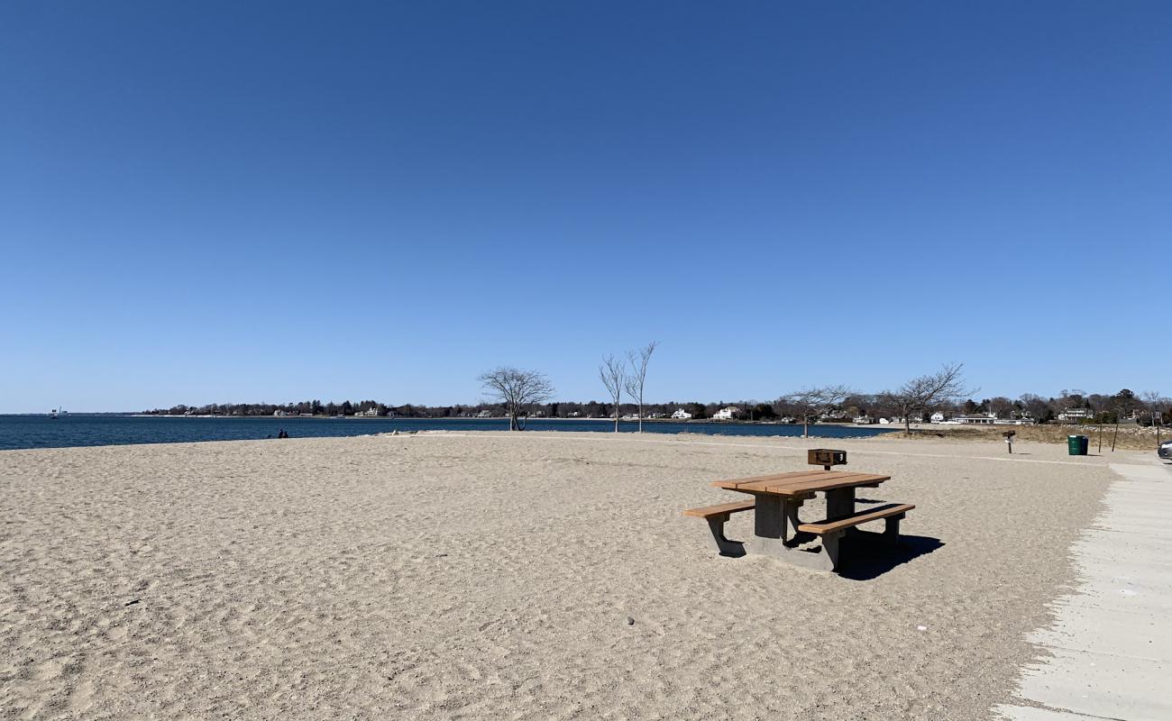 Sasco Beach'in fotoğrafı açık bej kum yüzey ile