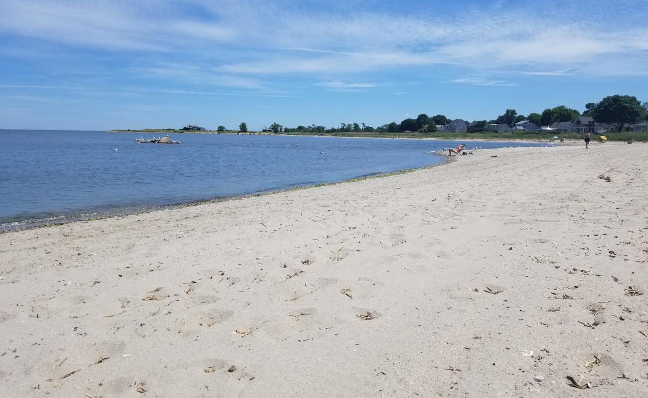 Short Beach'in fotoğrafı açık bej kum yüzey ile