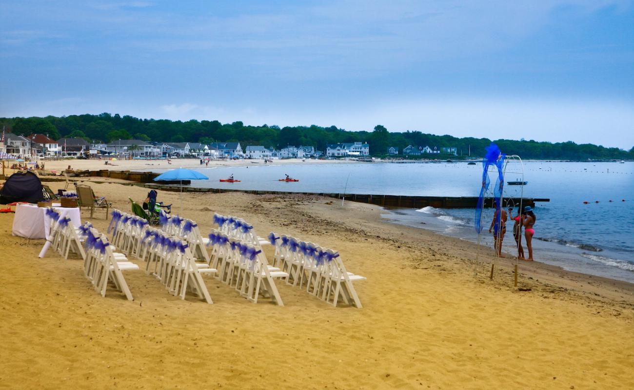 Seaside Line Beach'in fotoğrafı açık bej kum yüzey ile