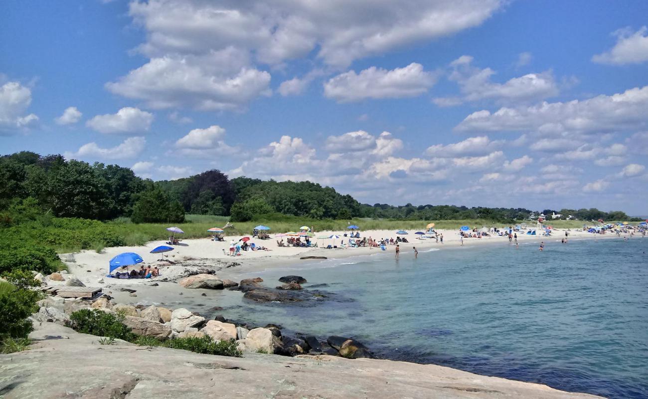 Waterford Beach'in fotoğrafı i̇nce bej kum yüzey ile