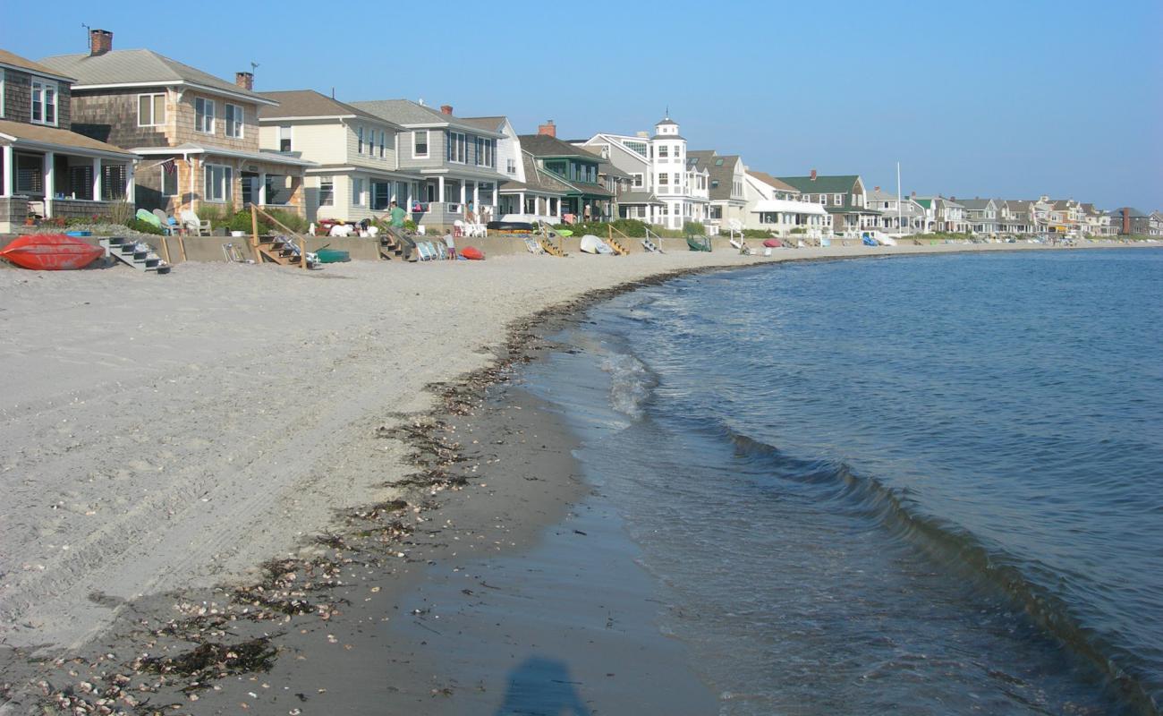Groton Long Point Beach'in fotoğrafı açık bej kum yüzey ile