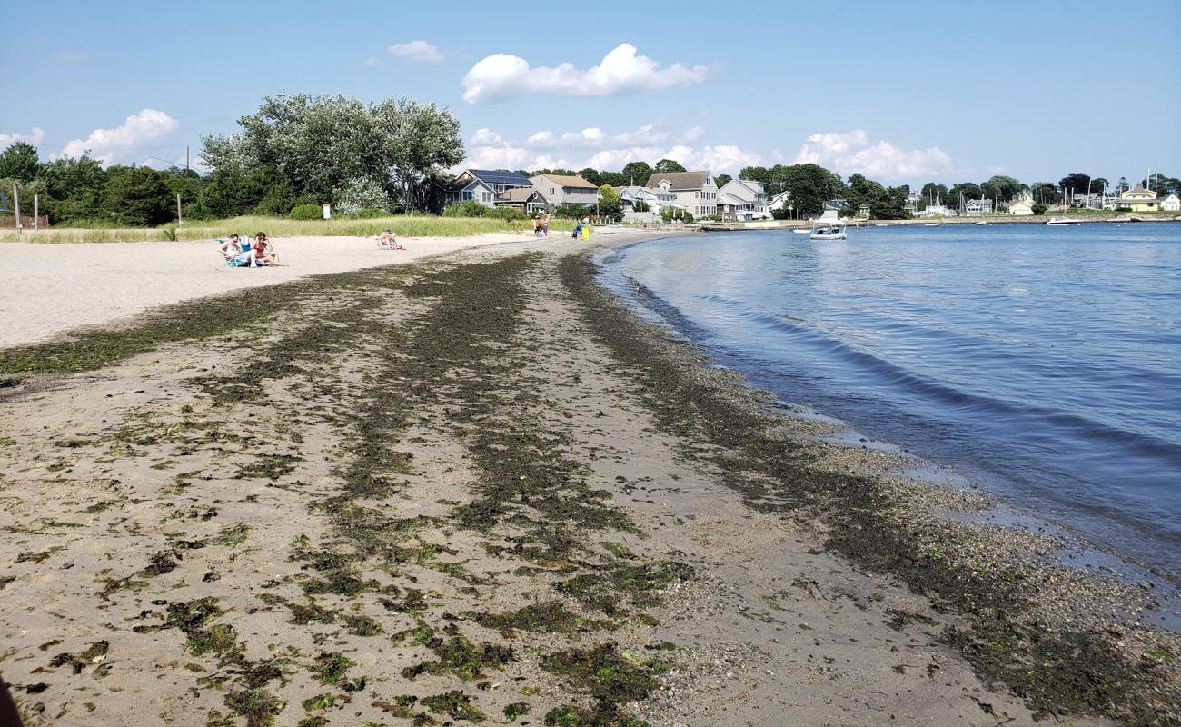 Esker Point Beach'in fotoğrafı açık bej kum yüzey ile