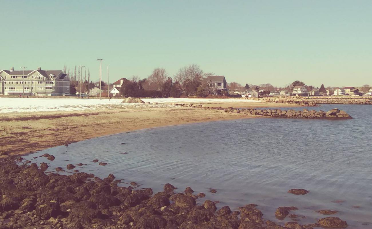 Jones Park & Beach'in fotoğrafı gri kum yüzey ile