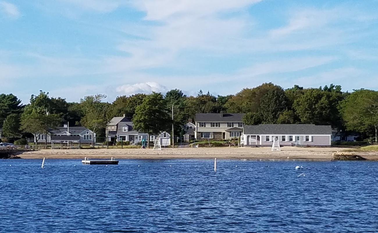 Mattapoisett Town Beach'in fotoğrafı açık bej kum yüzey ile