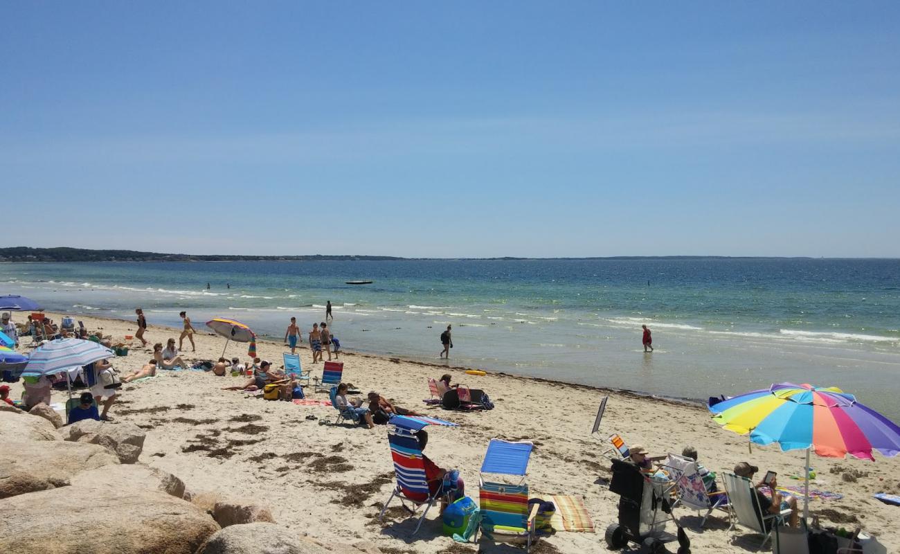 Chapoquoit Beach'in fotoğrafı açık bej kum yüzey ile