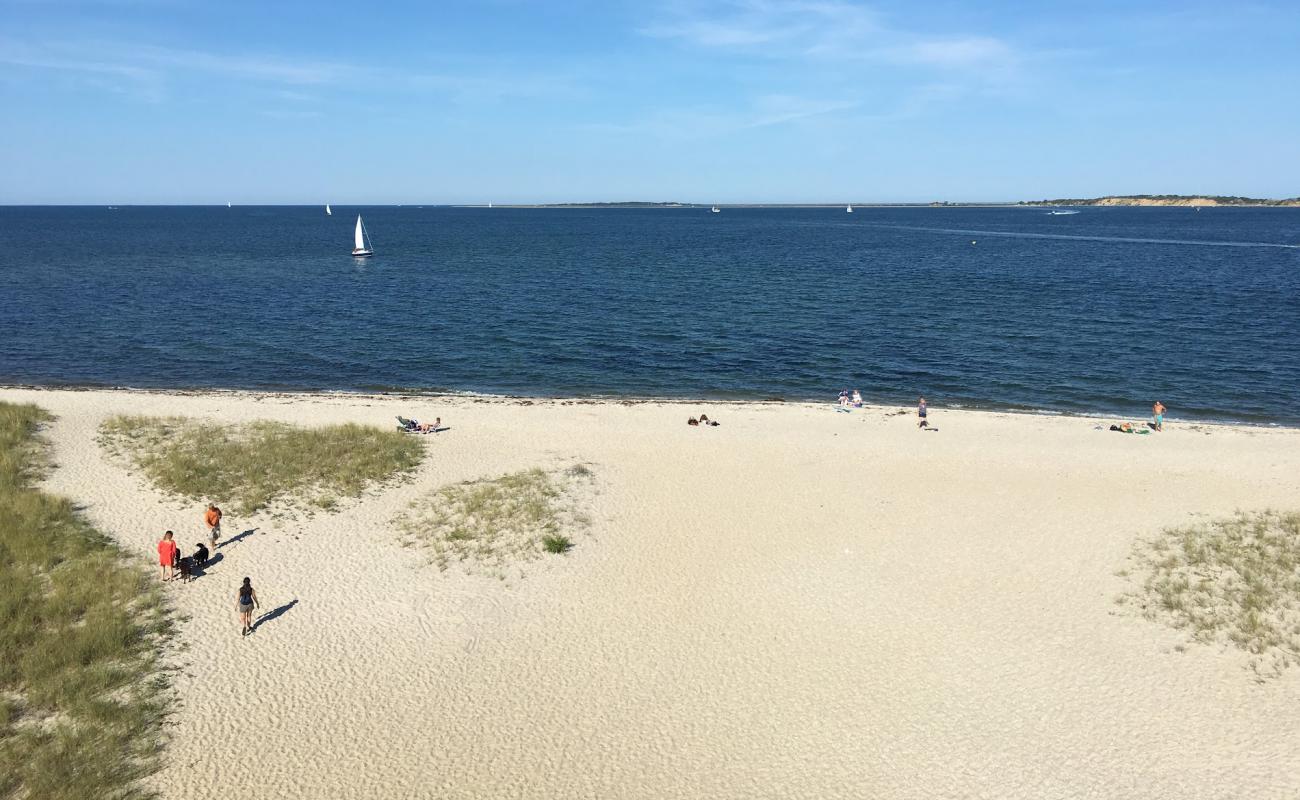 Edgartown Beach'in fotoğrafı açık bej kum yüzey ile