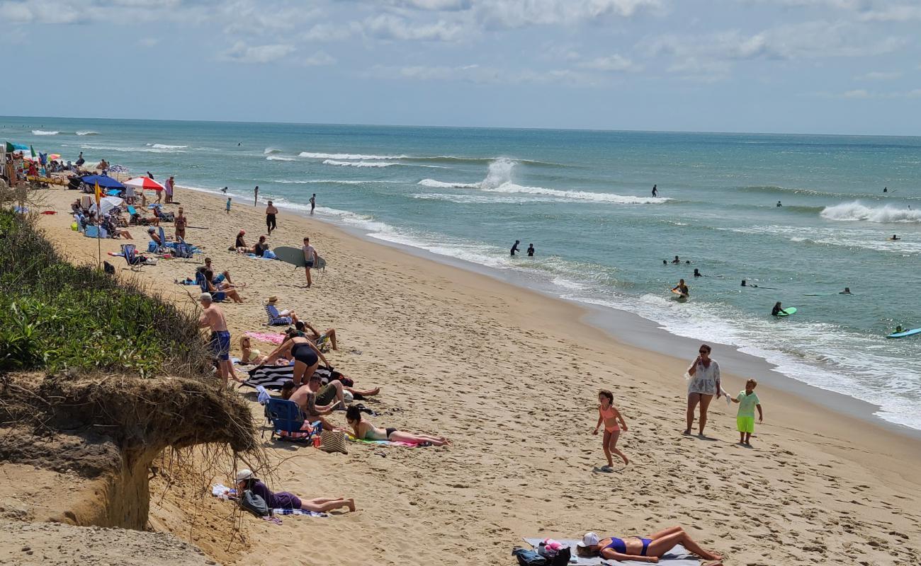 Miacomet Beach'in fotoğrafı açık bej kum yüzey ile