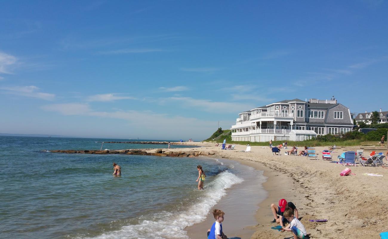 Falmouth Heights Town Beach'in fotoğrafı açık bej kum yüzey ile