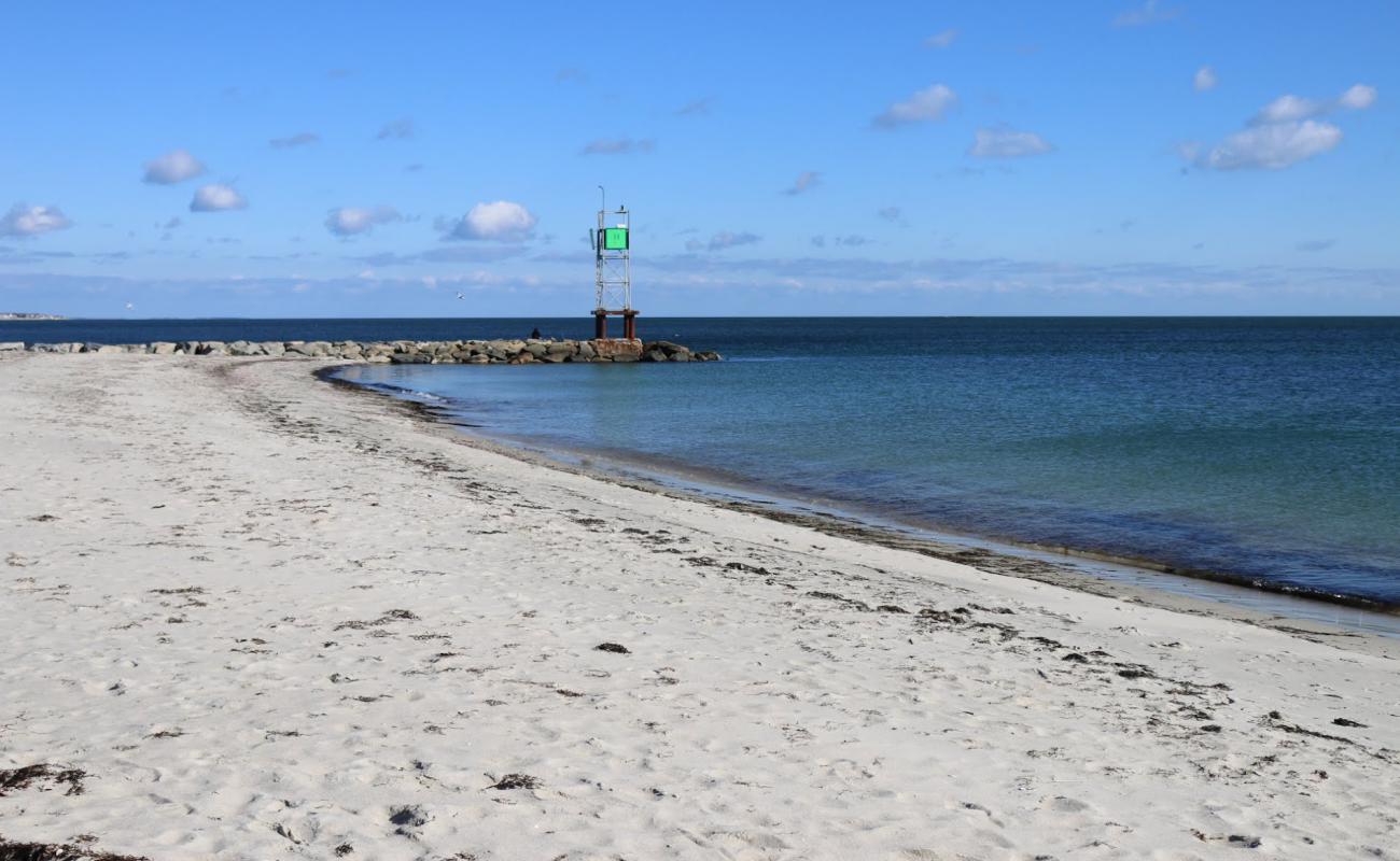 Bass River Beach'in fotoğrafı açık bej kum yüzey ile