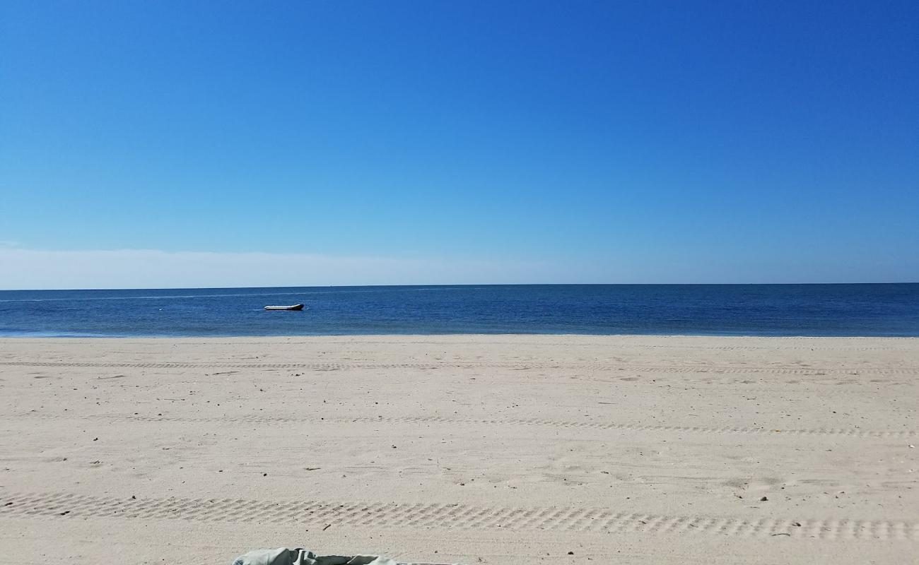 South Village Beach'in fotoğrafı açık bej kum yüzey ile