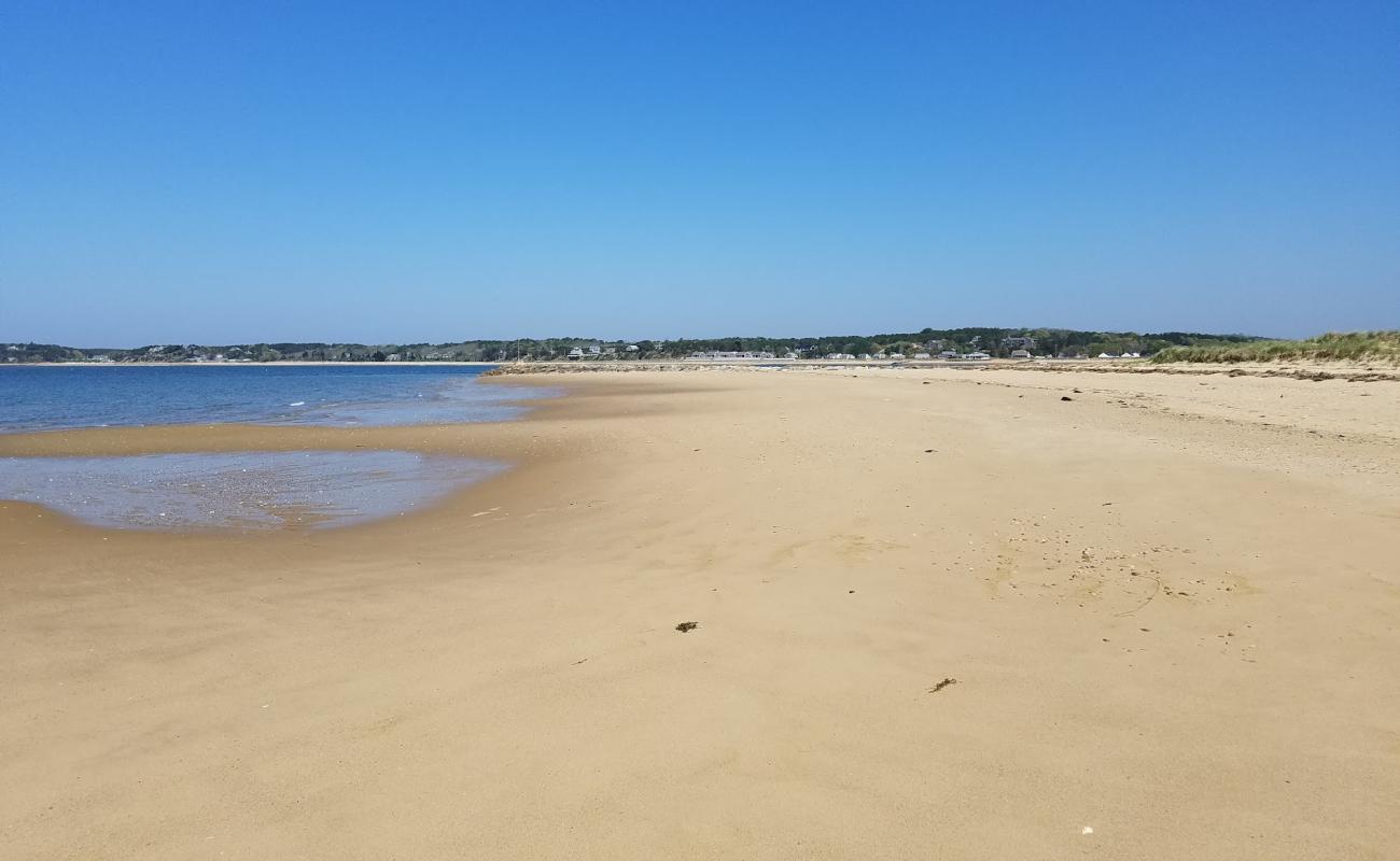 Indian Neck beach'in fotoğrafı açık bej kum yüzey ile