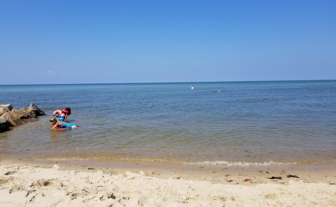Crosby Landing beach'in fotoğrafı açık bej kum yüzey ile