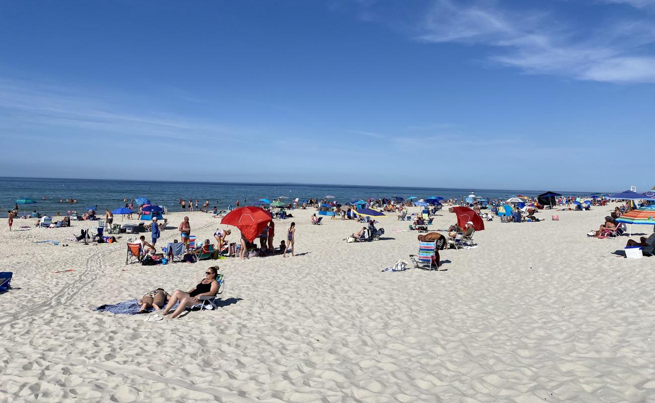 Bayview beach'in fotoğrafı parlak kum yüzey ile