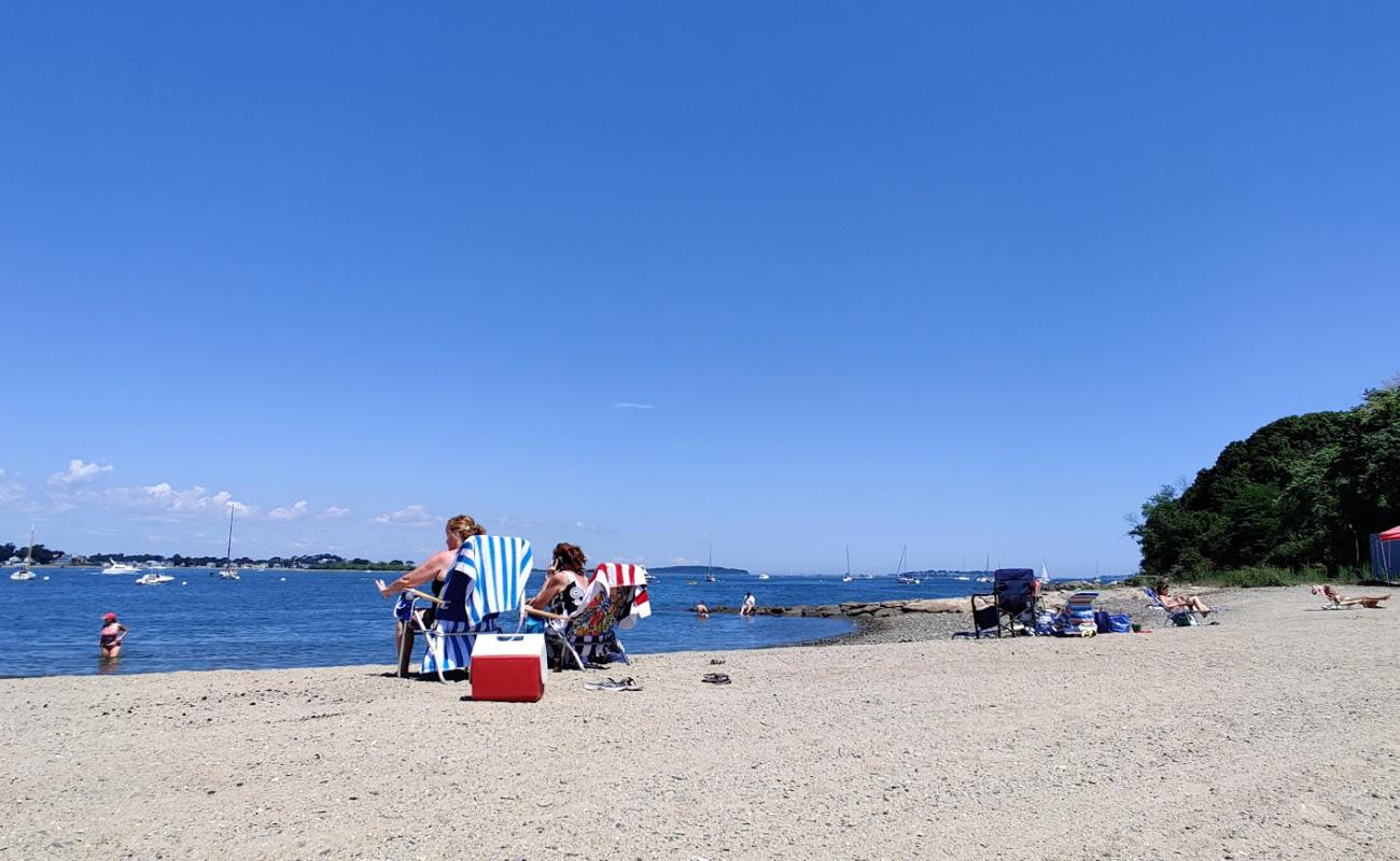 Wessagusset beach'in fotoğrafı bej kum ve çakıl yüzey ile