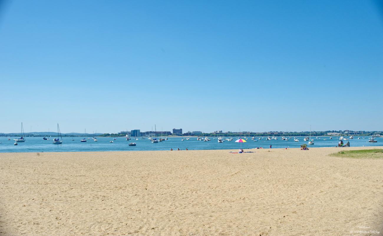 Pleasure Bay'in fotoğrafı açık bej kum yüzey ile