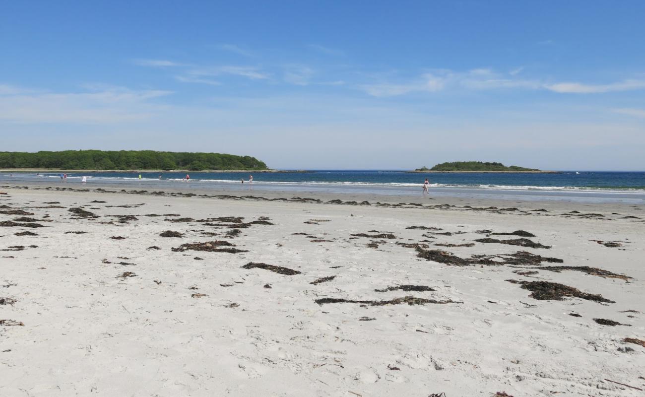 Goose Rocks beach'in fotoğrafı beyaz kum yüzey ile