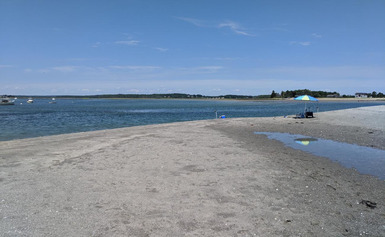 Scarborough beach'in fotoğrafı parlak kum ve kayalar yüzey ile