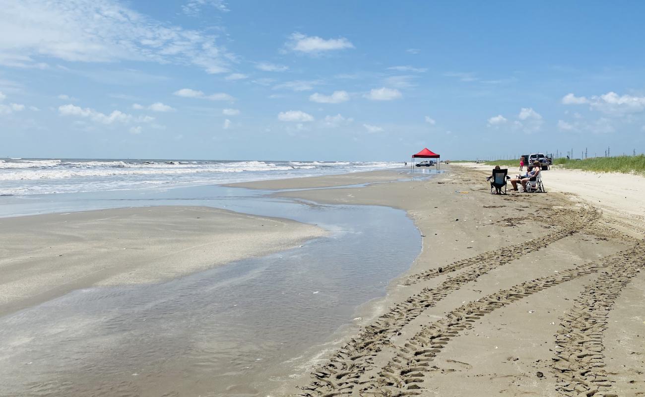 Holly beach'in fotoğrafı gri kum yüzey ile