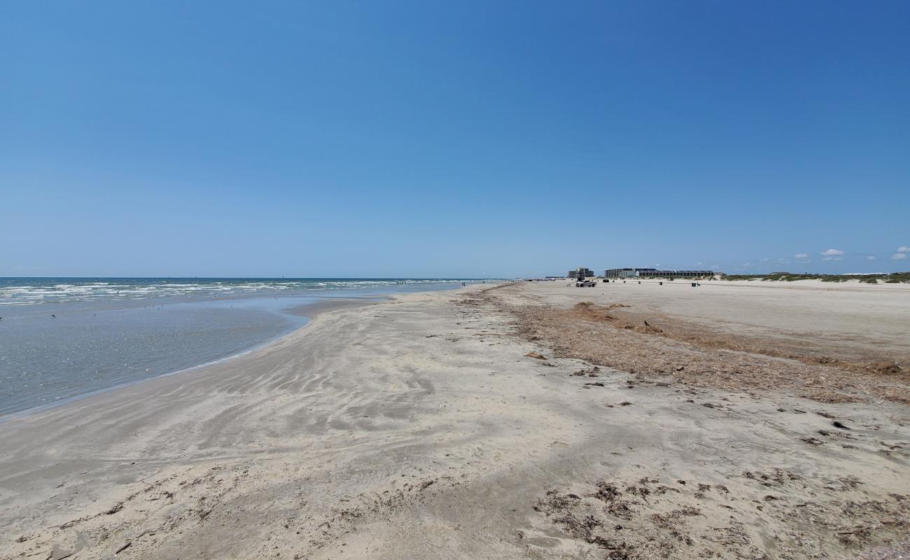 North Padre beach'in fotoğrafı i̇nce bej kum yüzey ile