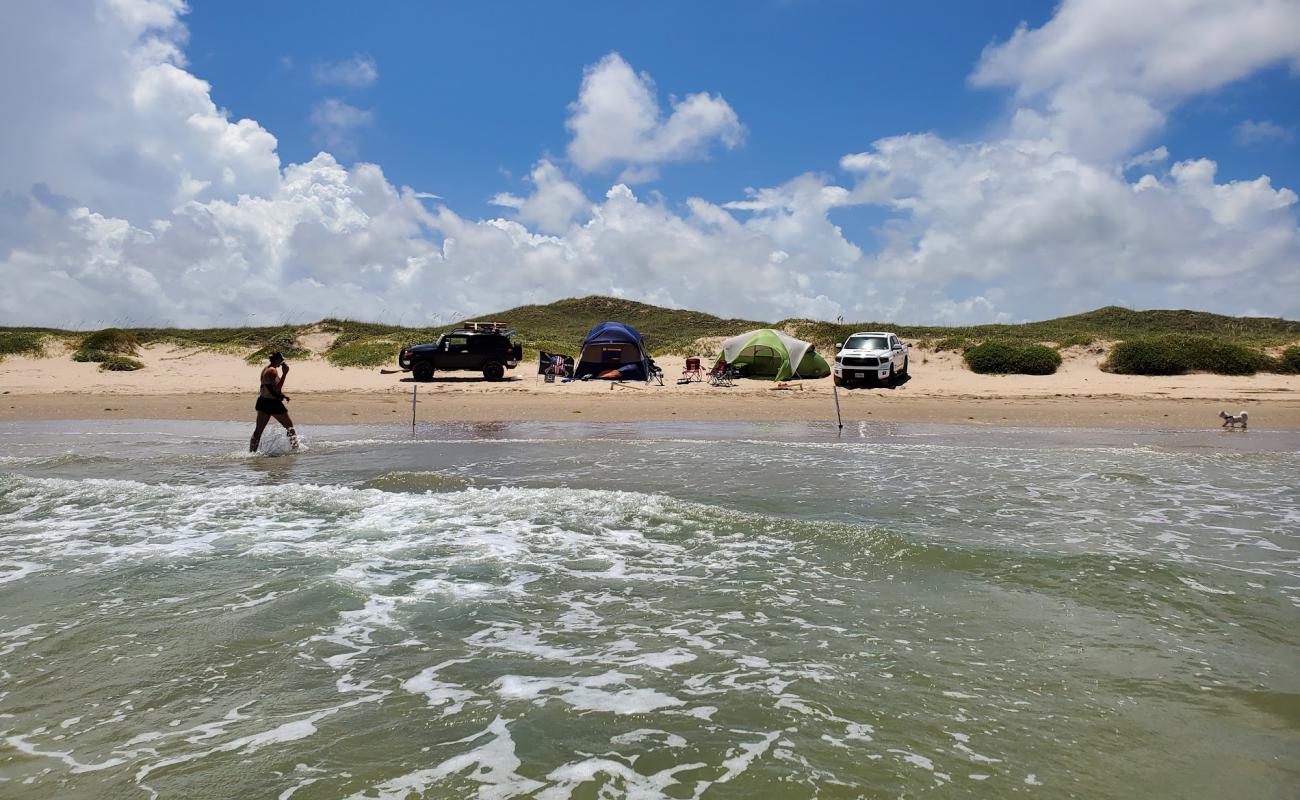 North beach Camping'in fotoğrafı açık bej kum yüzey ile