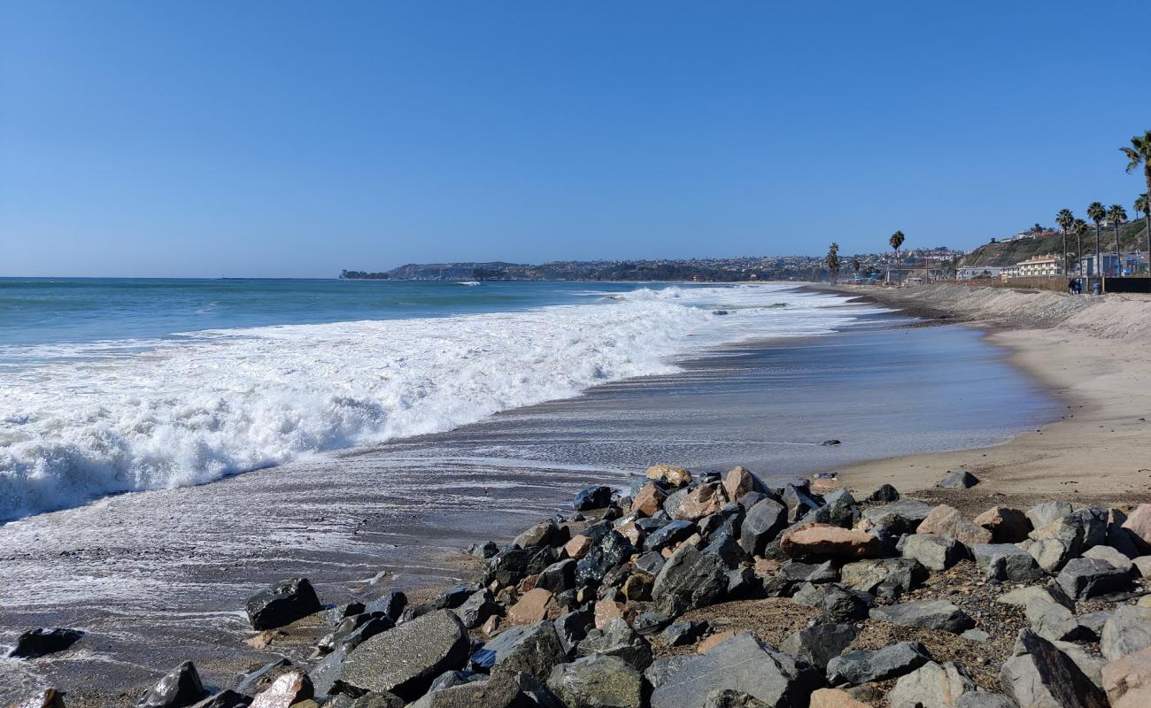 Capistrano beach'in fotoğrafı çakıl ile kum yüzey ile