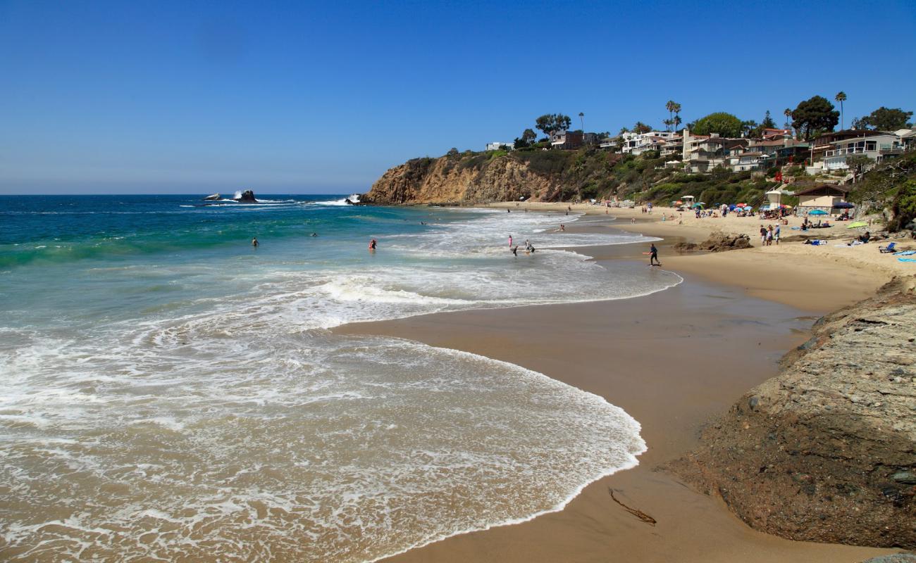 Crescent Bay Beach'in fotoğrafı parlak kum yüzey ile