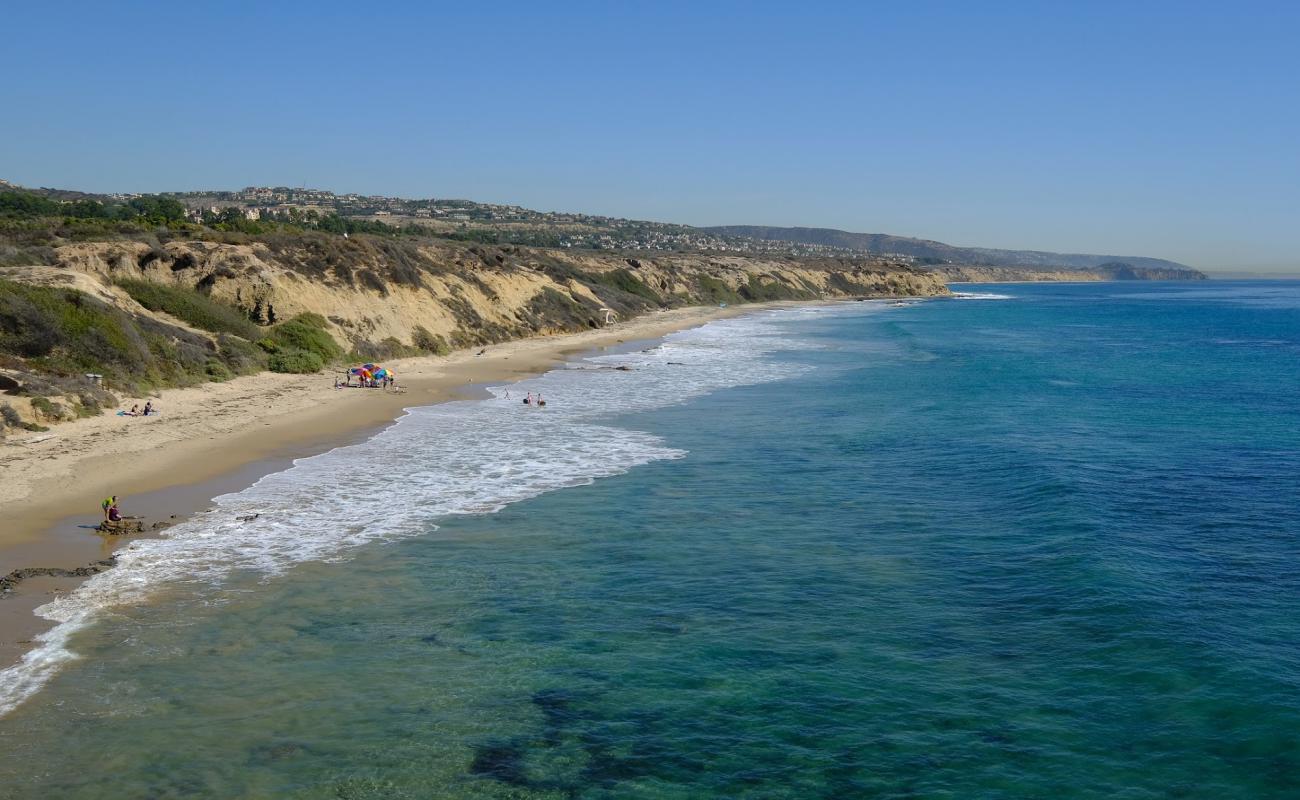 Crystal Cove Beach'in fotoğrafı parlak kum yüzey ile