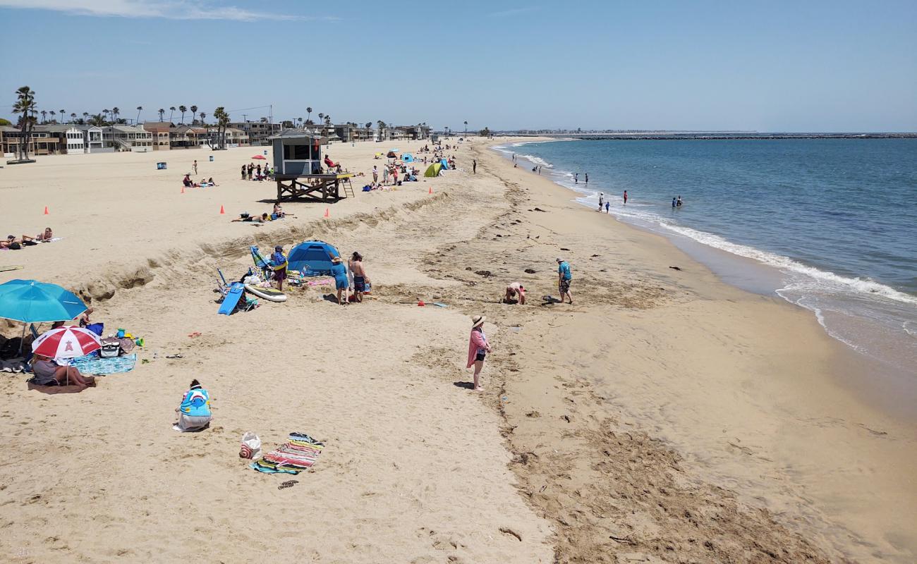 Seal Beach'in fotoğrafı parlak kum yüzey ile