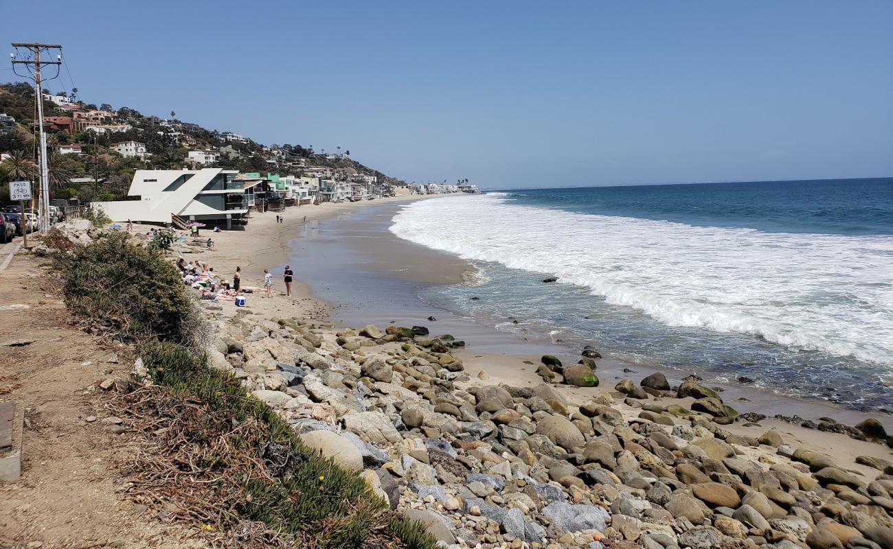 Malibu Plajı'in fotoğrafı parlak kum yüzey ile